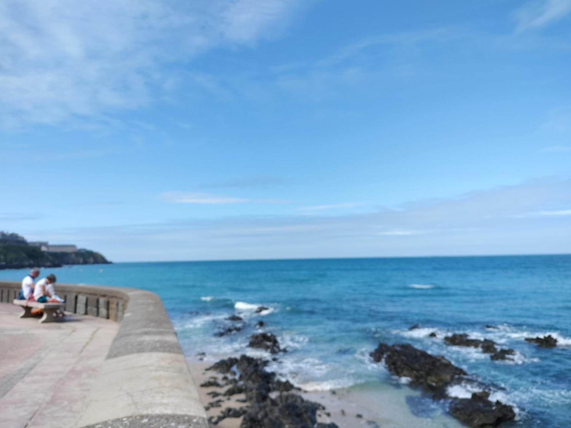 Entre Mer Et Montagne Granville Exterior foto